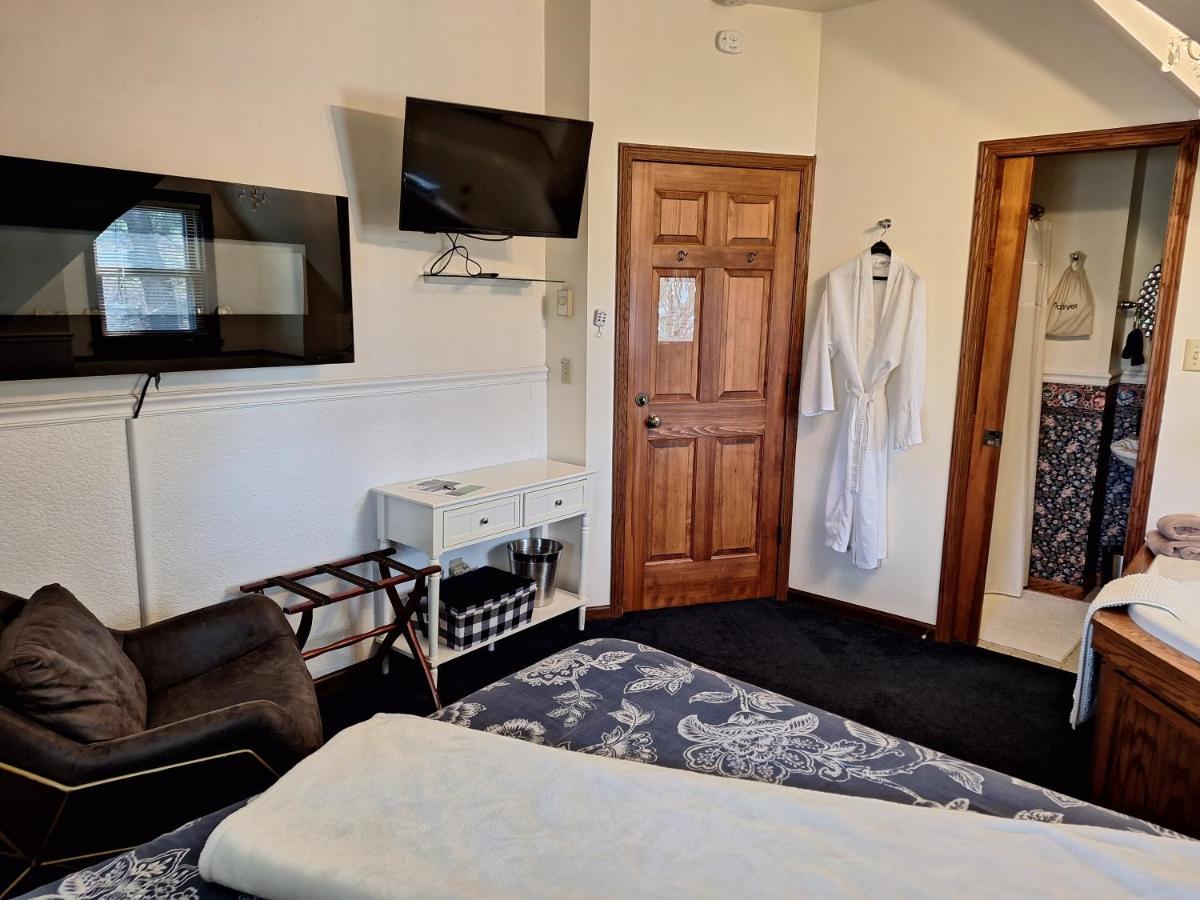 Otter Creek Eau Claire Altoona Bed and Breakfast Buitenkant foto