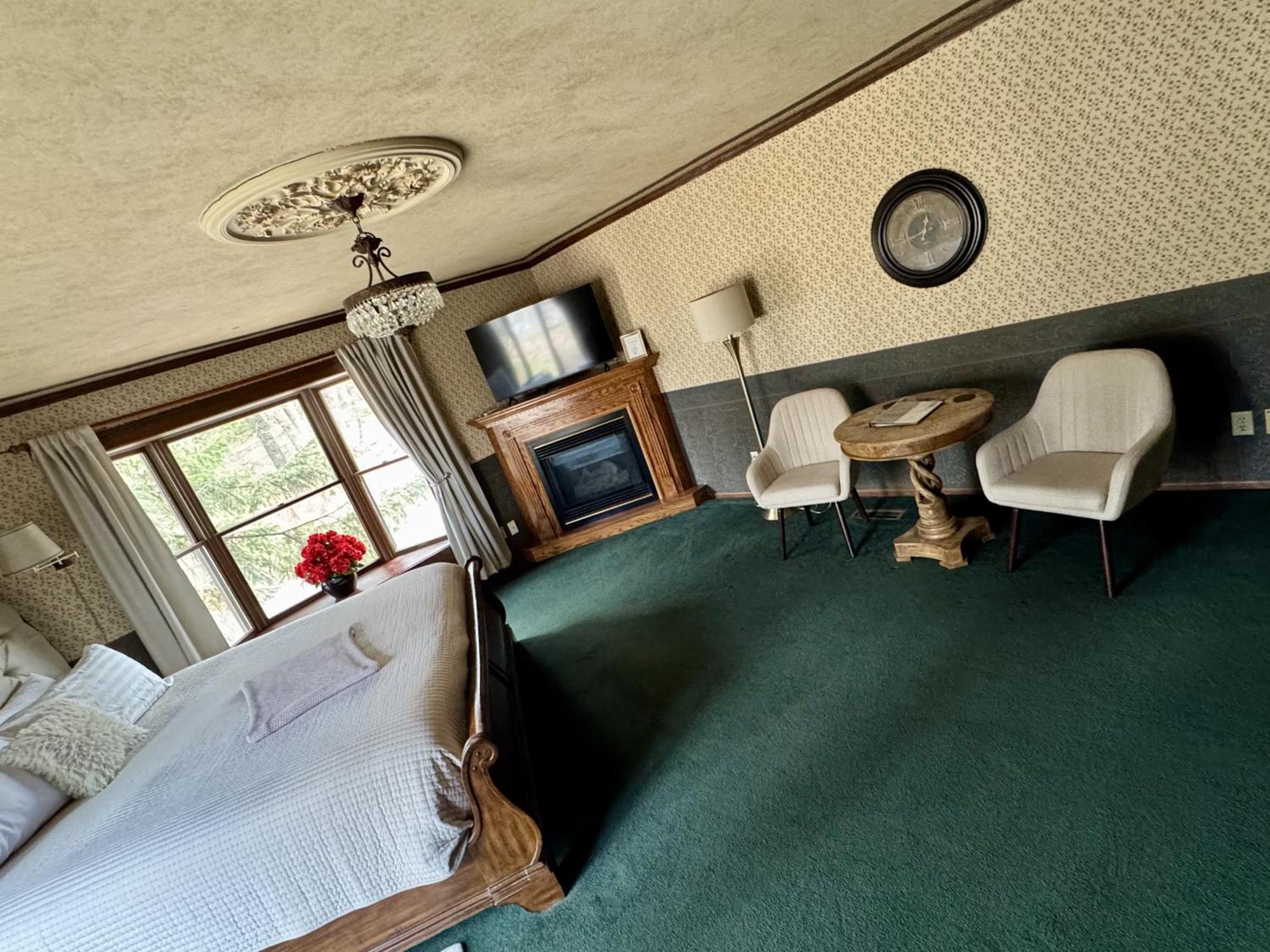 Otter Creek Eau Claire Altoona Bed and Breakfast Buitenkant foto